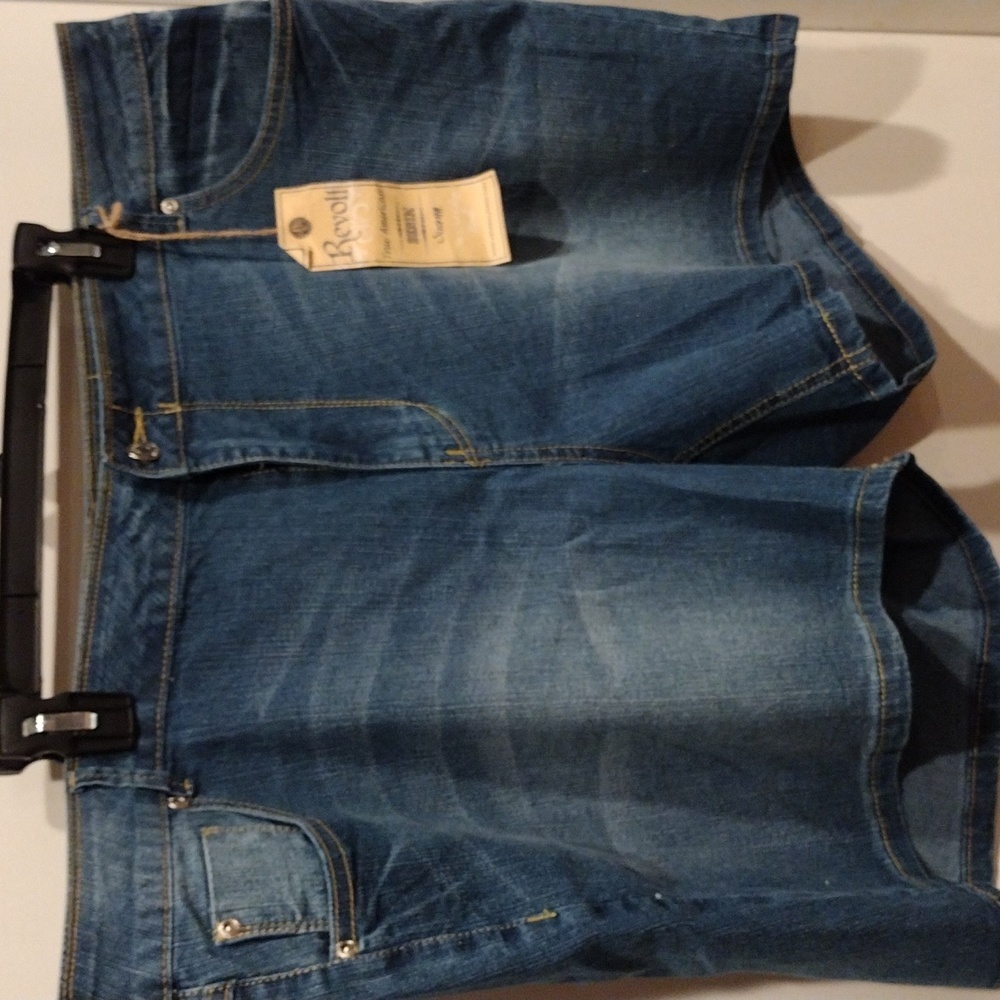 NWT Revolt Women's Faded Blue Jean Denim Shorts Sz 22W-Studded Pockets Casual - Picture 4 of 5